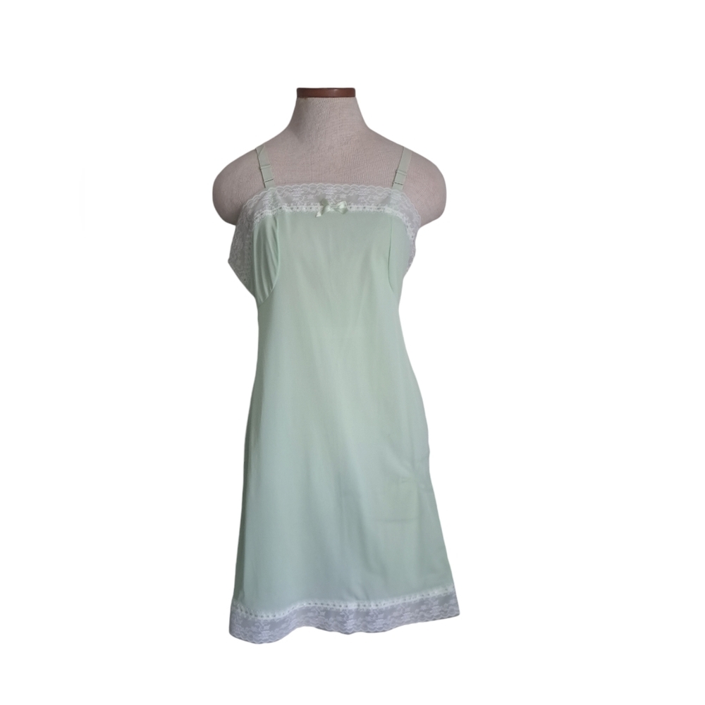 VTG BEELINE USA mint green full slip NYLON lace 36 Short coastal glam *Flaw*